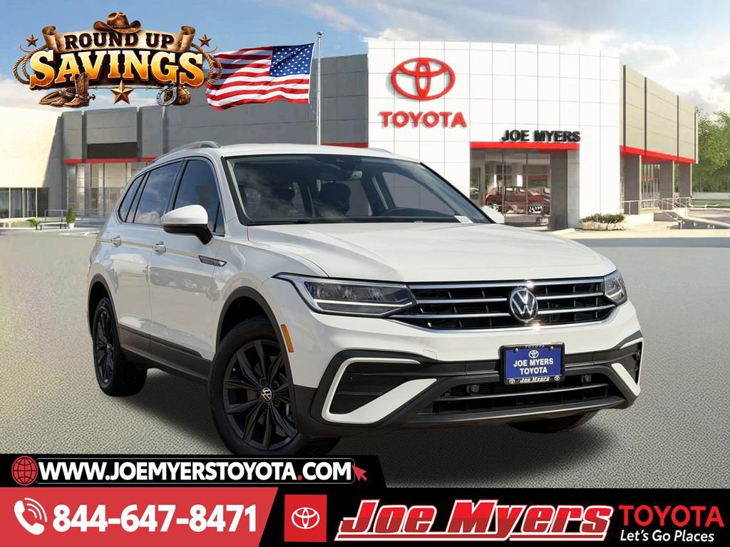 Used 2024 Volkswagen Tiguan SE image 1