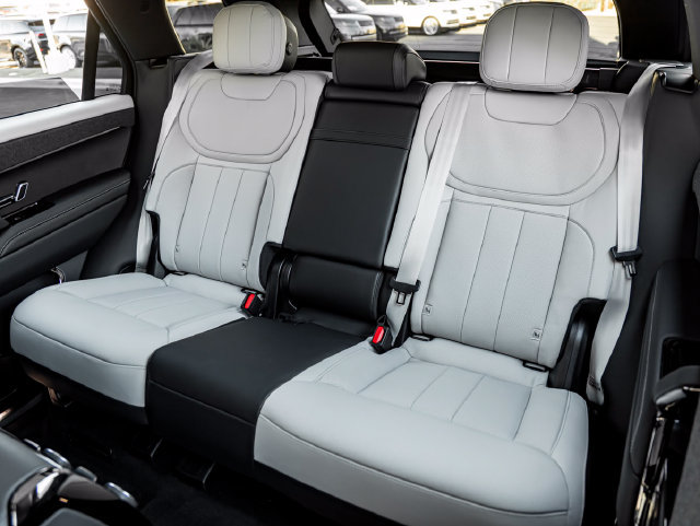 New 2027 Land Rover Range Rover Sport Dynamic SE AWD/4WD image 27