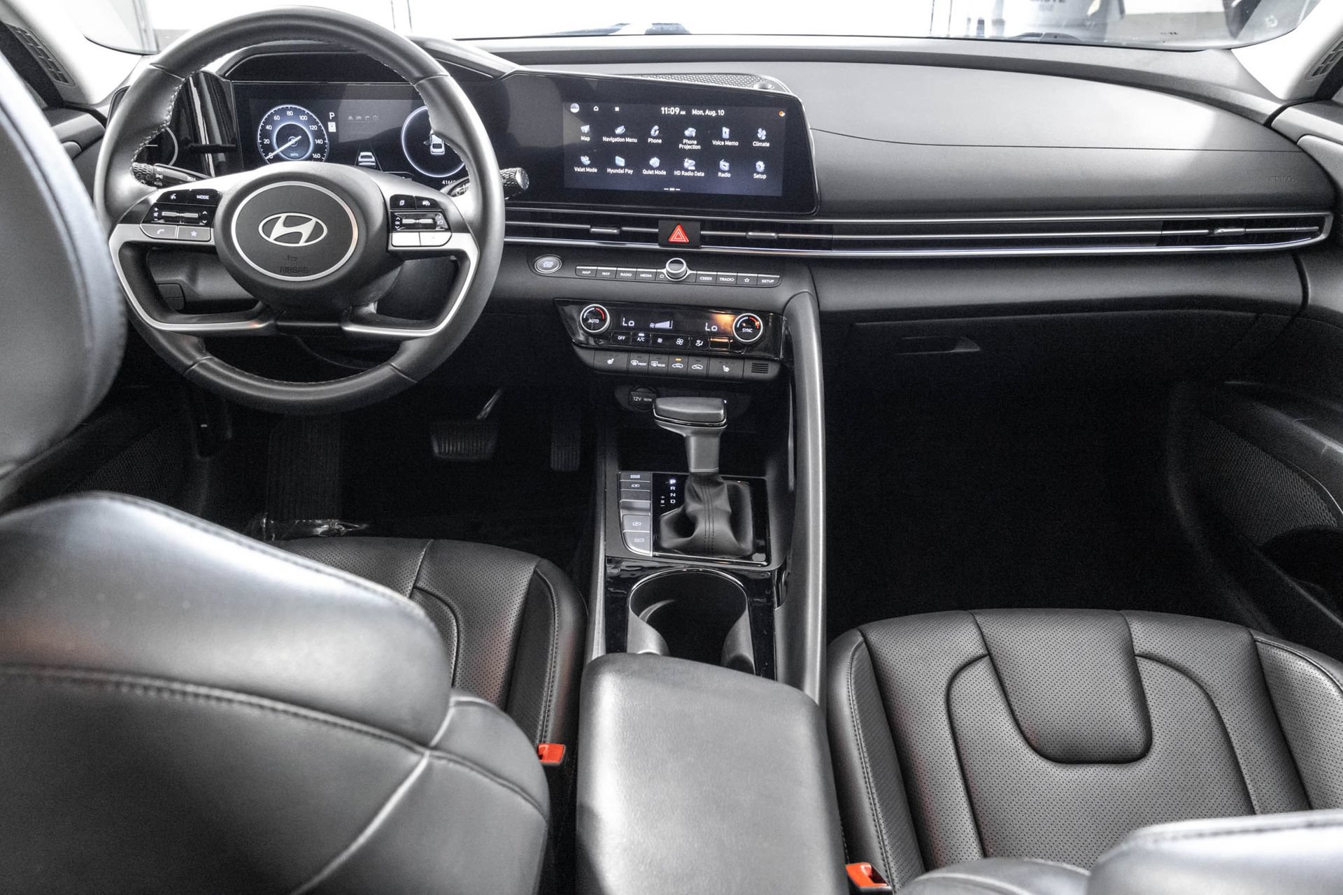 Used 2025 Hyundai Elantra Limited FWD image 25