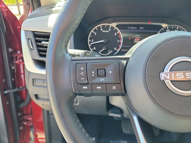 Used 2024 Nissan Rogue SV w/ SV Premium Package image 14