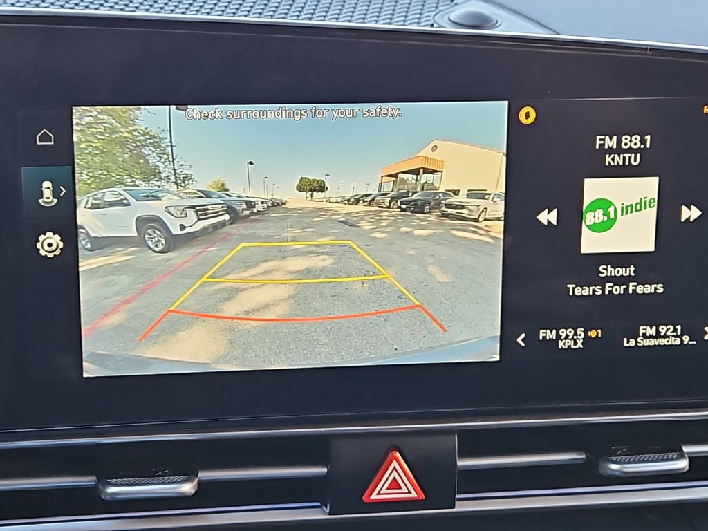 Used 2025 Hyundai Elantra SEL FWD image 15