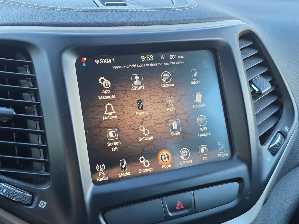 Used 2016 Jeep Cherokee Latitude FWD image 23
