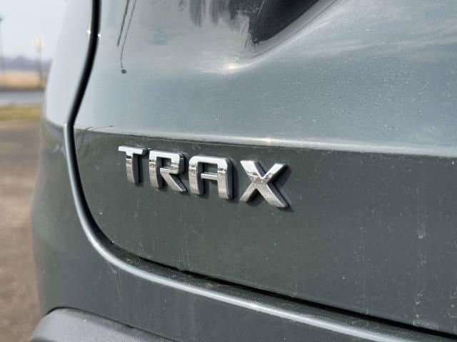 Used 2025 Chevrolet Trax LT FWD image 7