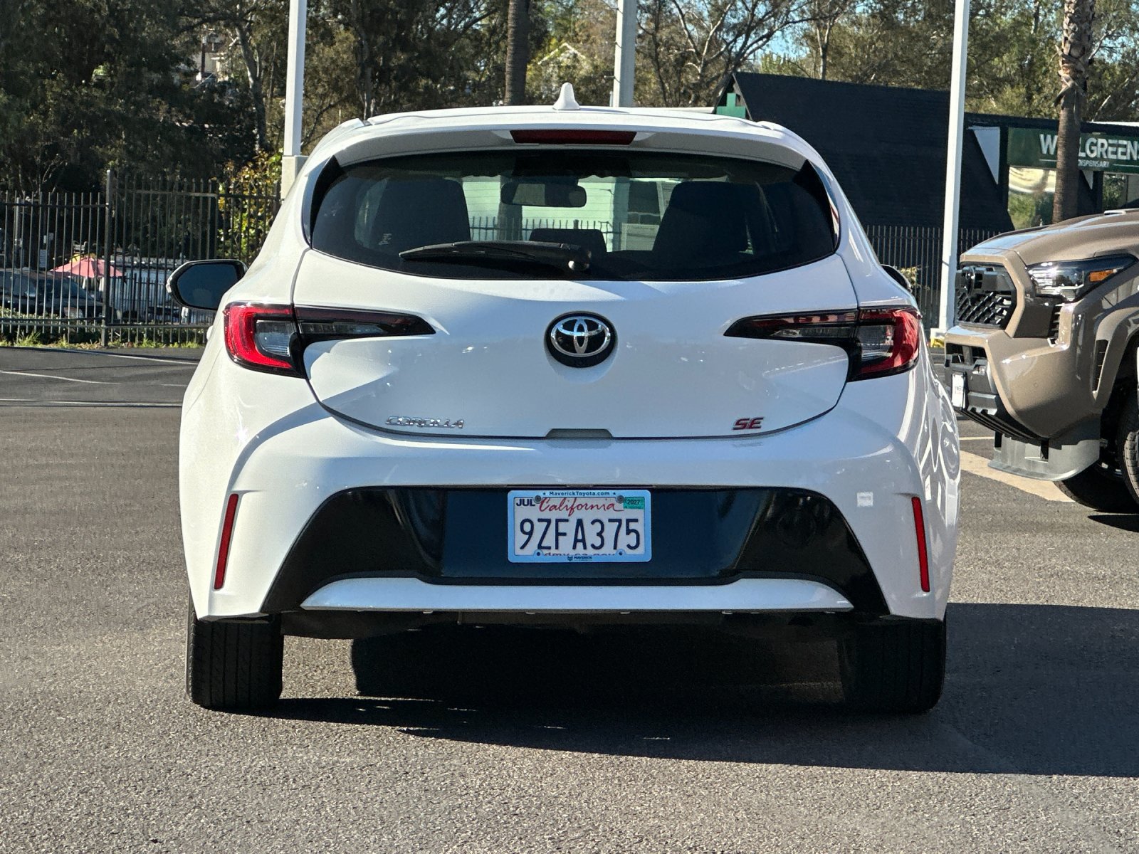 Used 2023 Toyota Corolla SE FWD image 4