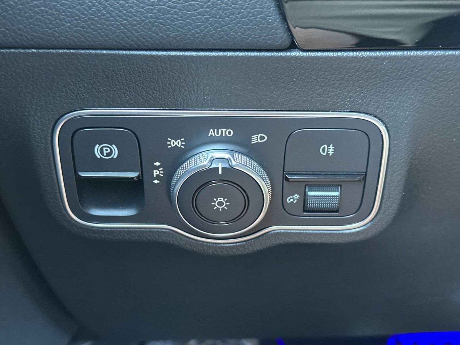 Certified 2022 Mercedes-Benz GLA 250 image 30