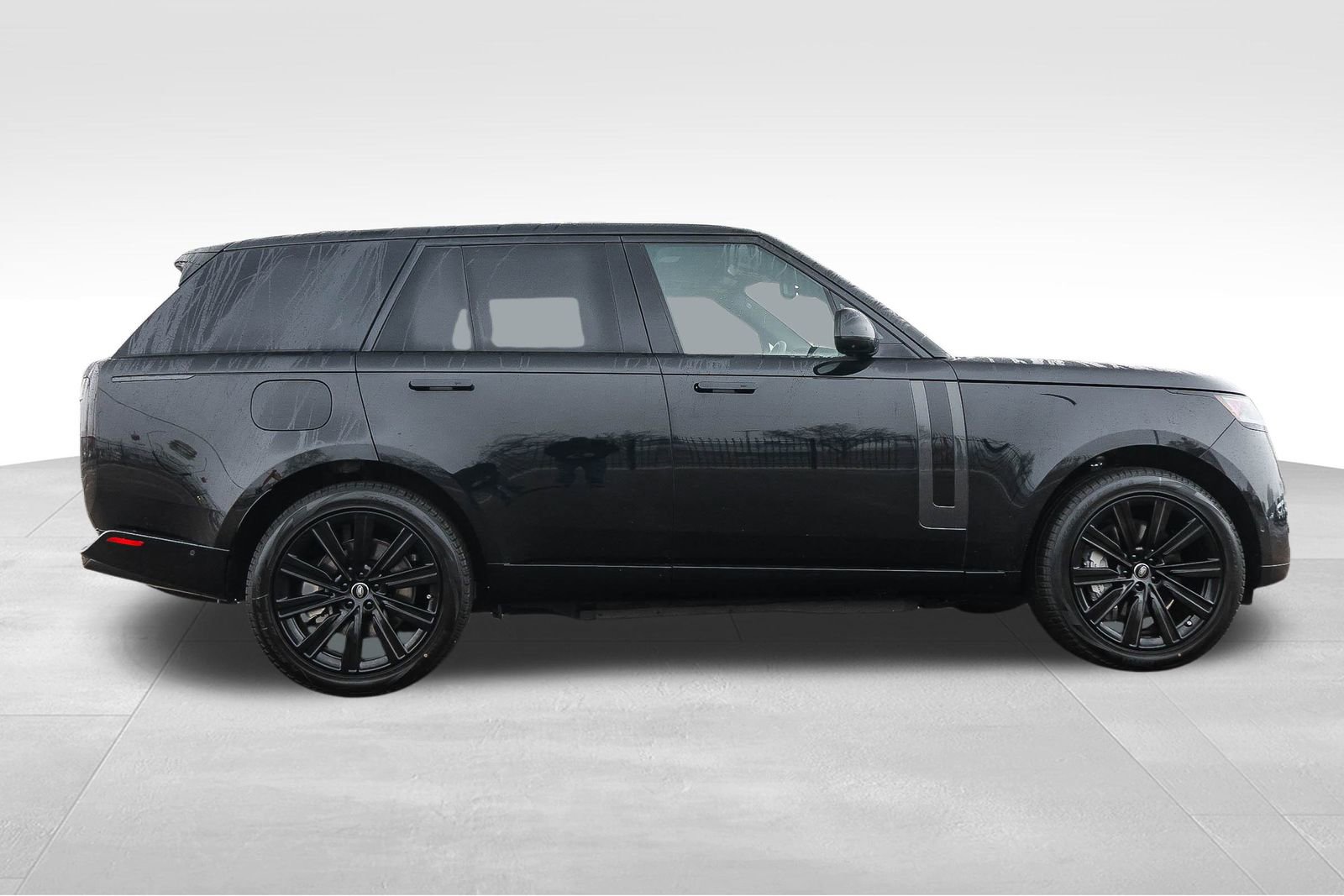 New 2025 Land Rover Range Rover SE image 4