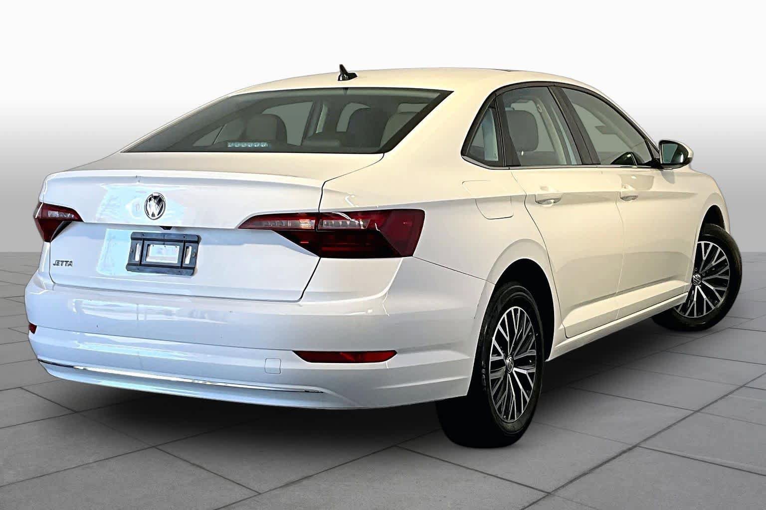 Used 2021 Volkswagen Jetta SE FWD image 13