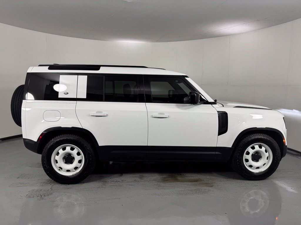 Used 2023 Land Rover Defender 110 AWD/4WD image 4