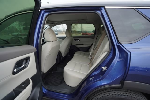 Used 2023 Nissan Rogue SL image 16