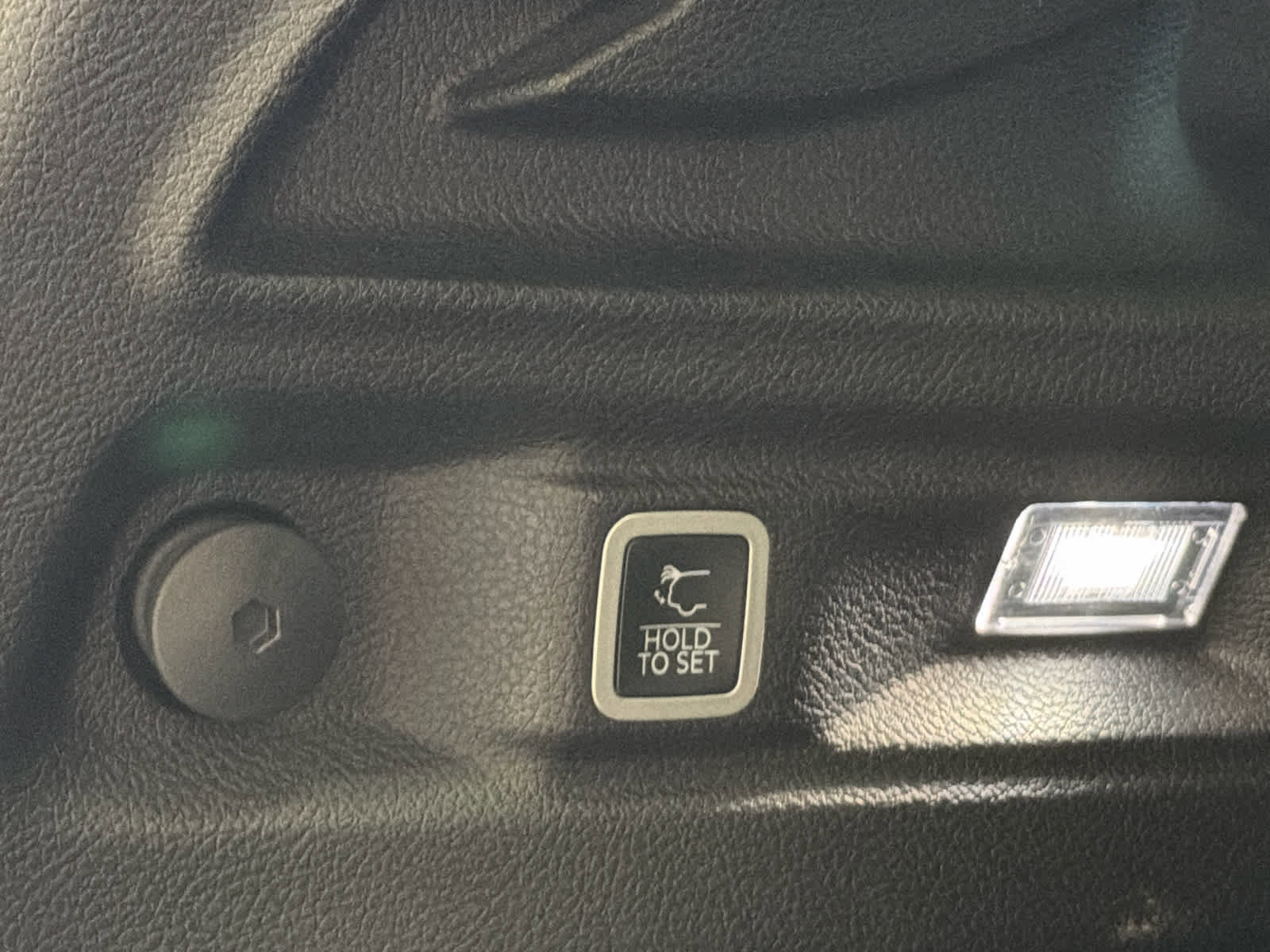 Used 2022 Jeep Grand Cherokee L Limited RWD image 9