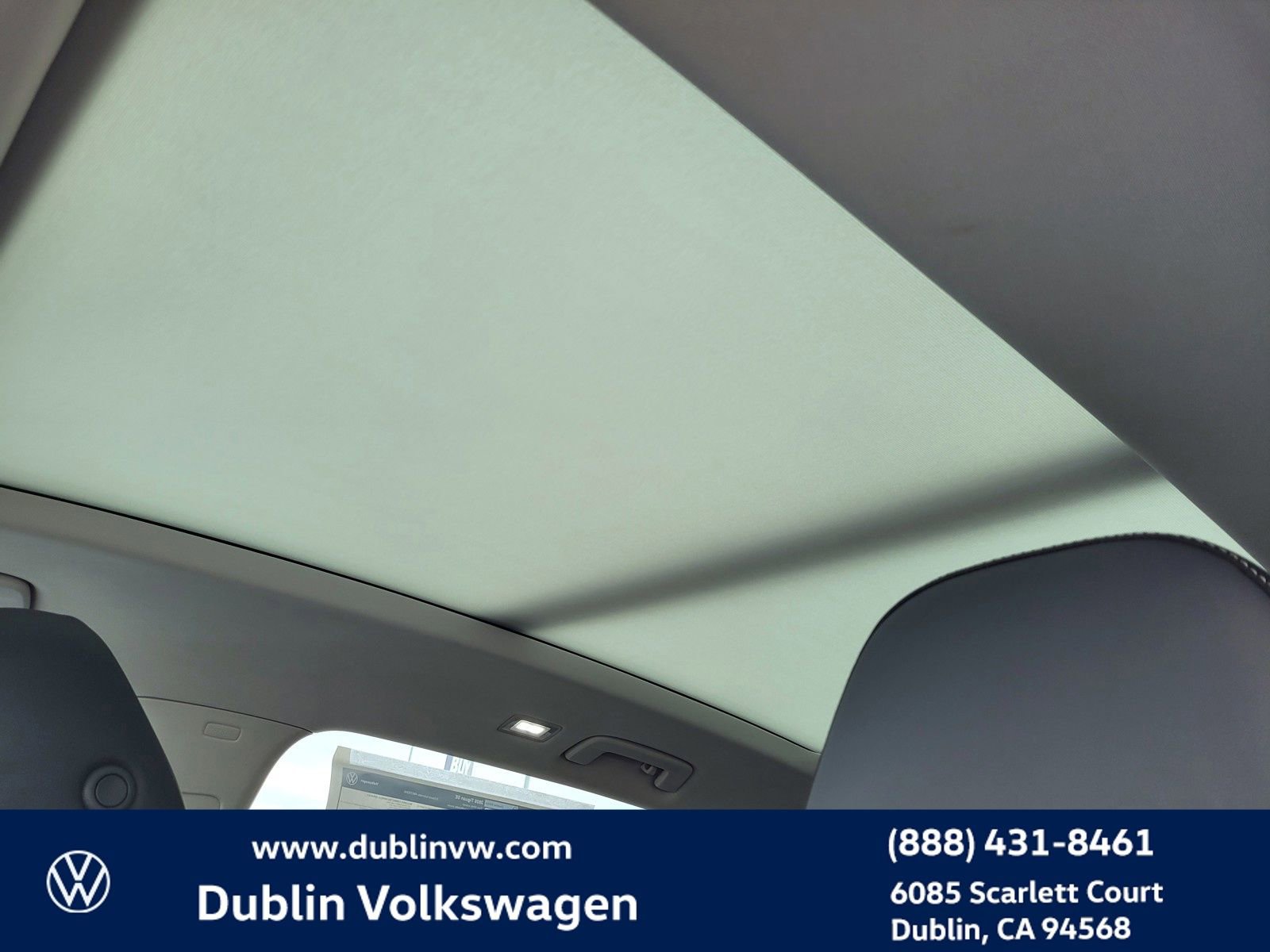 New 2026 Volkswagen Tiguan SE image 14