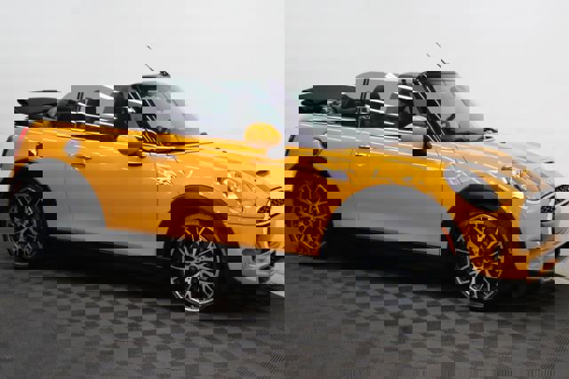 Used 2016 MINI Cooper S image 1