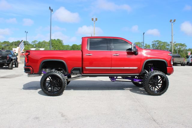 Used 2024 Chevrolet Silverado 2500 High Country w/ Technology Package AWD/4WD image 13