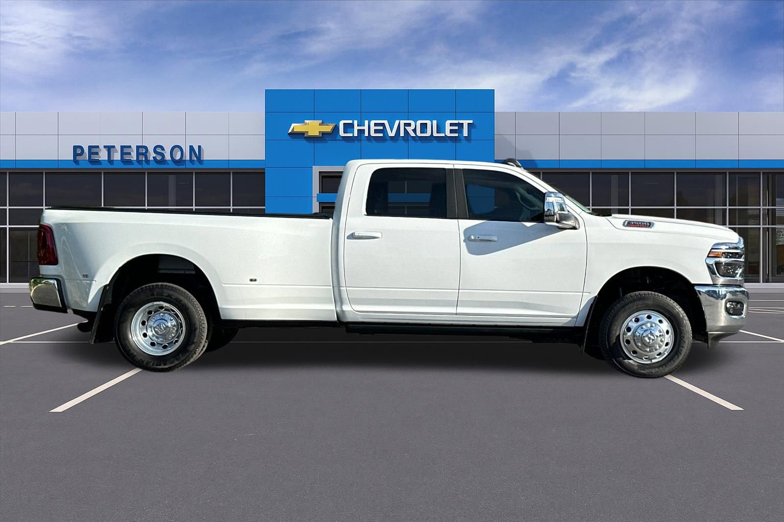 Used 2025 RAM 3500 Laramie AWD/4WD image 3