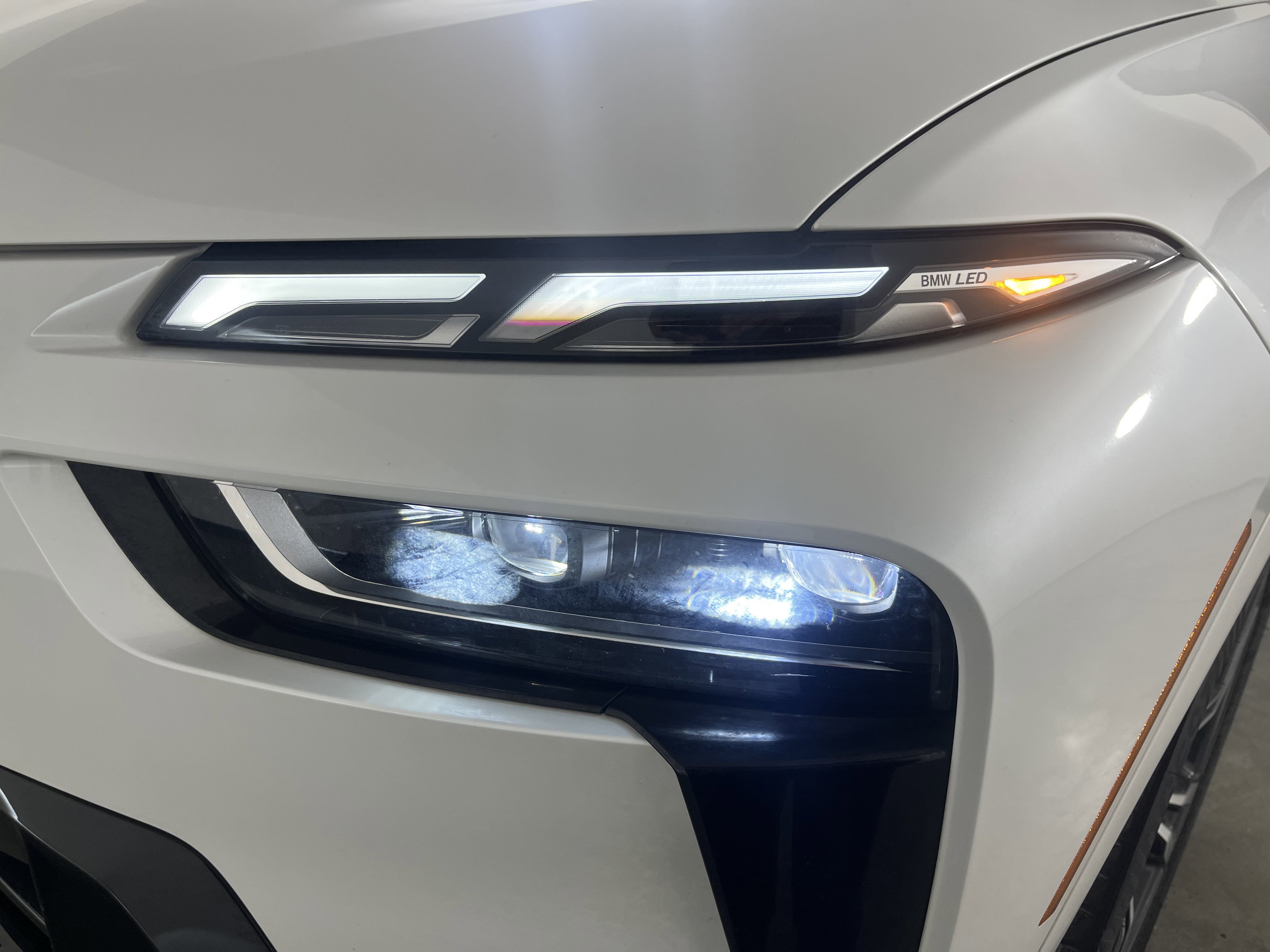 Used 2023 BMW X7 xDrive40i w/ M Sport Package image 25