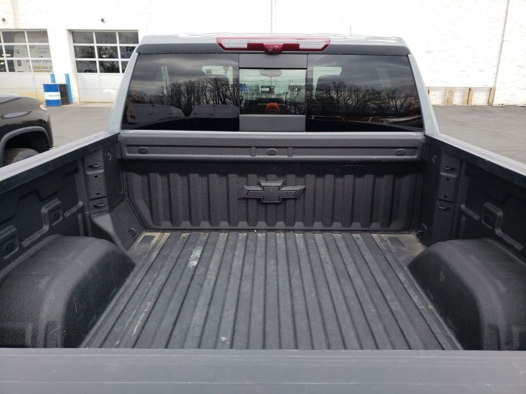 Used 2025 Chevrolet Silverado 1500 ZR2 w/ Technology Package image 23