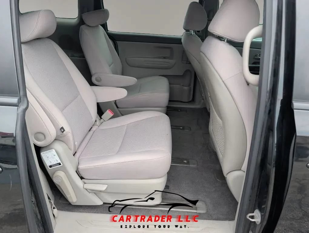 Used 2016 Kia Sedona L FWD image 19