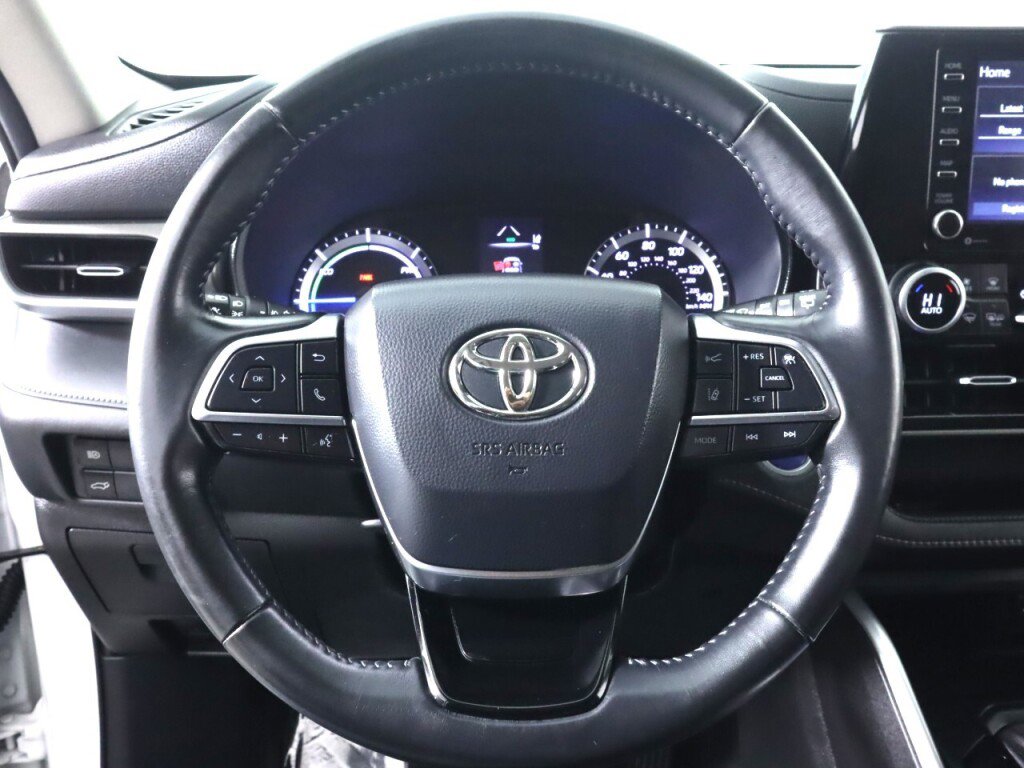 Used 2021 Toyota Highlander LE image 12