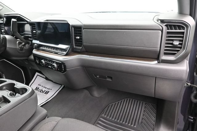 Used 2024 Chevrolet Silverado 1500 LT AWD/4WD image 35