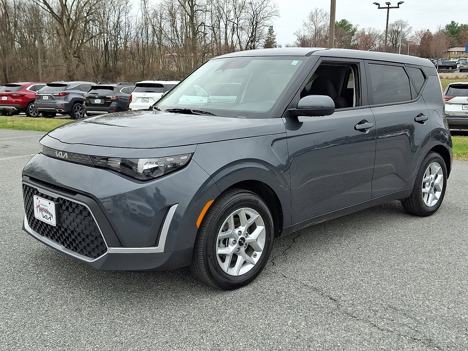Used 2025 Kia Soul LX w/ LX Technology Package image 3