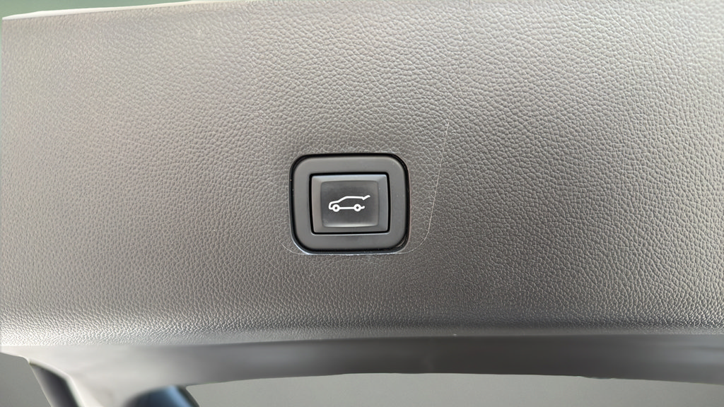 Used 2021 Chevrolet Traverse High Country AWD/4WD image 25