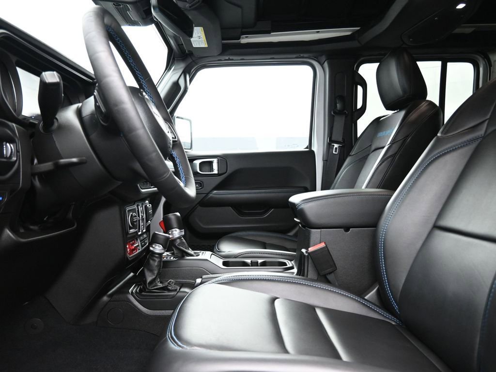Used 2024 Jeep Wrangler Unlimited Rubicon 4xe image 13