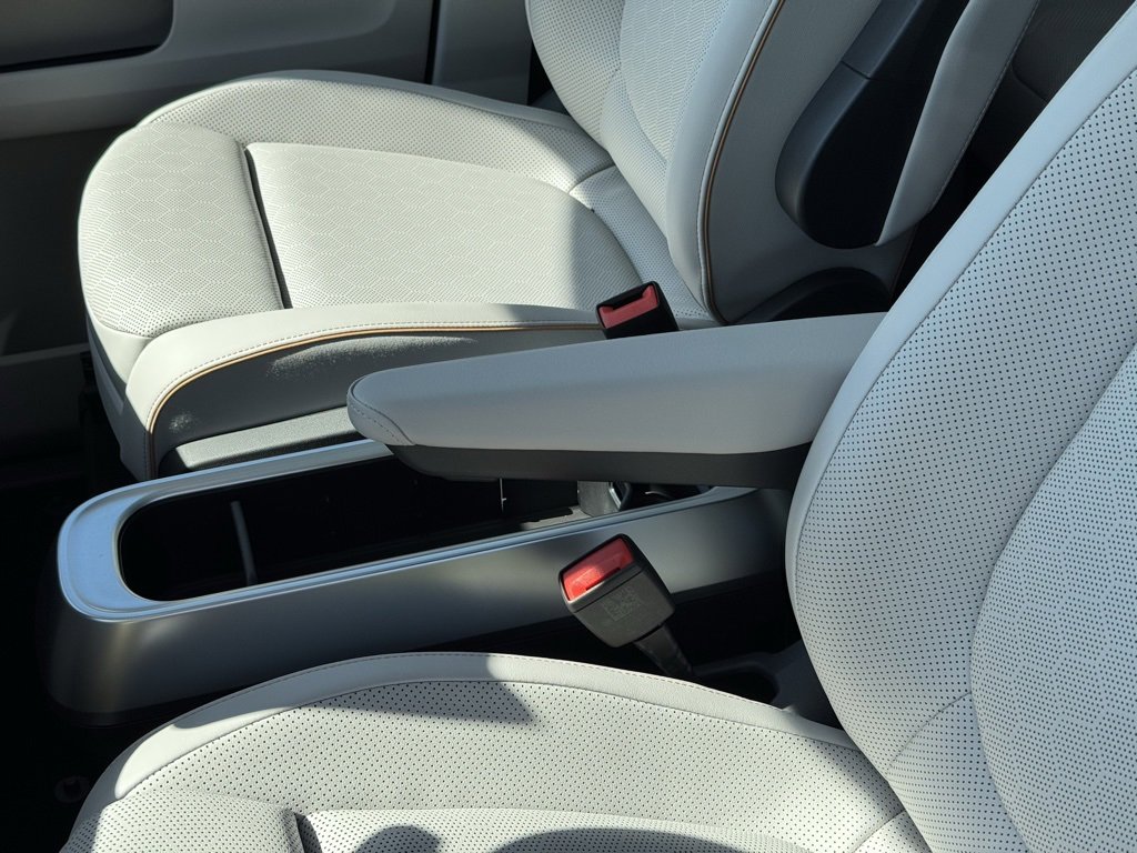 New 2025 Volkswagen ID. Buzz 1st Edition image 23