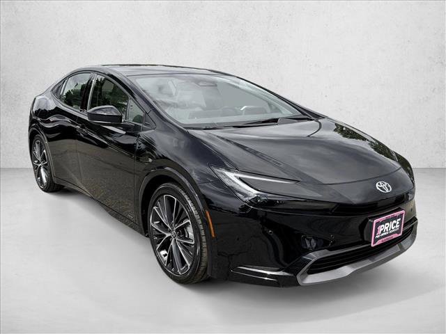 Used 2025 Toyota Prius XLE AWD/4WD image 3