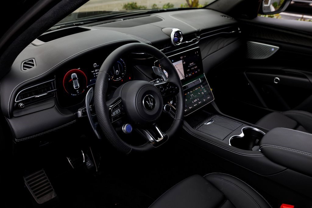 New 2025 Maserati Grecale Modena image 23