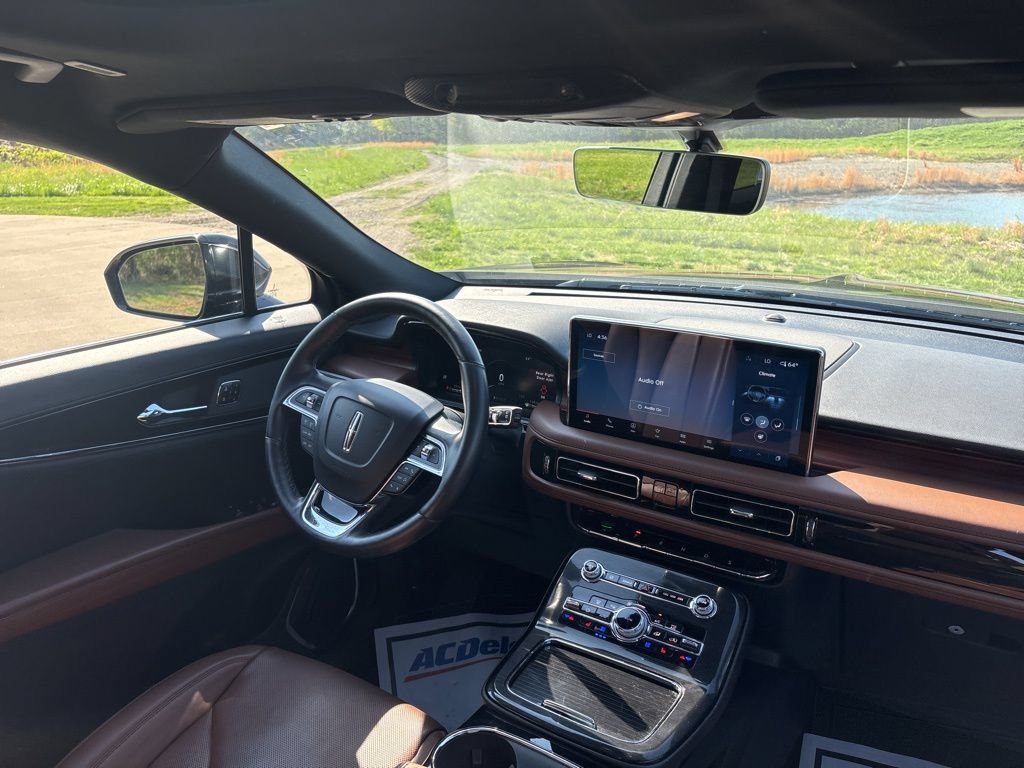 Used 2023 Lincoln Nautilus Reserve w/ Luxury Package AWD/4WD image 35