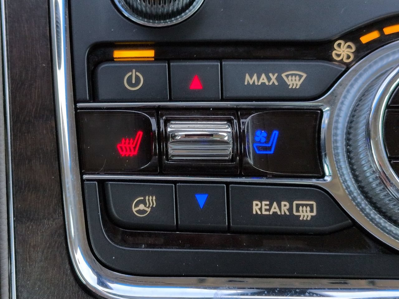 Used 2020 Lincoln Continental Reserve FWD image 25