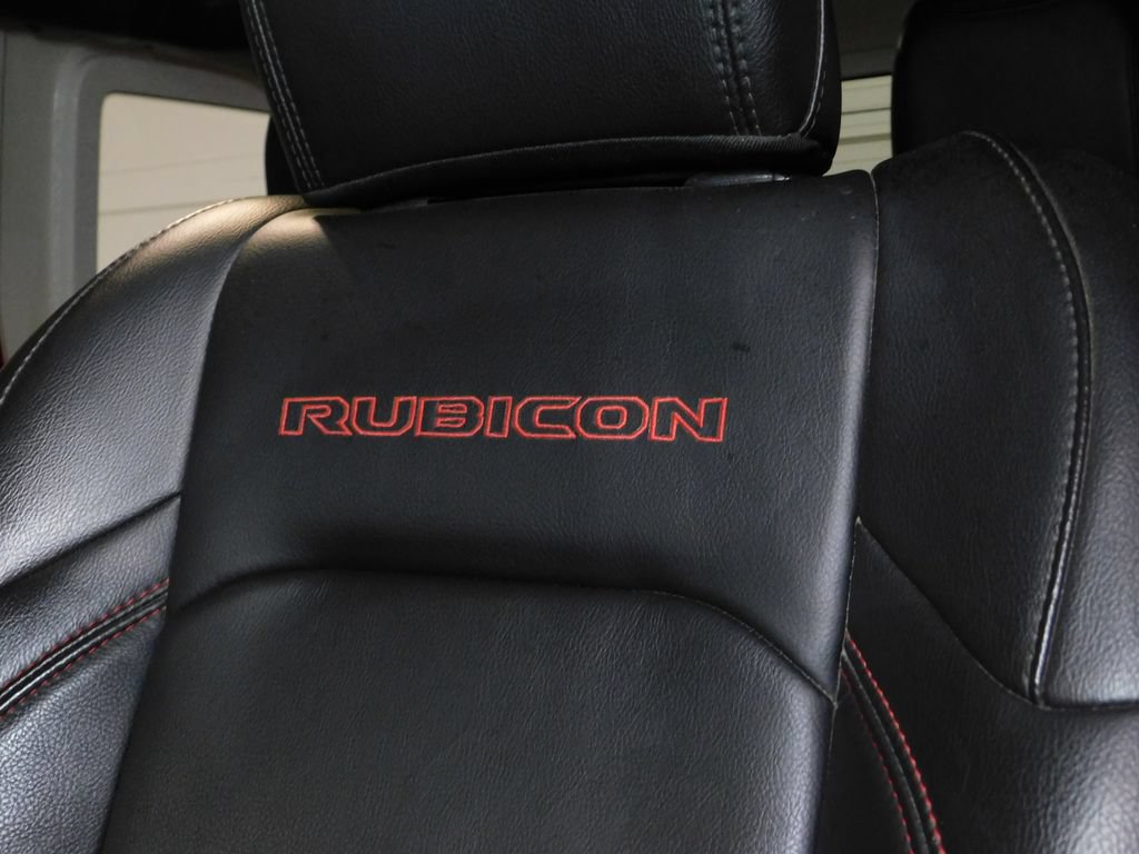 Used 2021 Jeep Wrangler Unlimited Rubicon w/ Dual Top Group AWD/4WD image 38