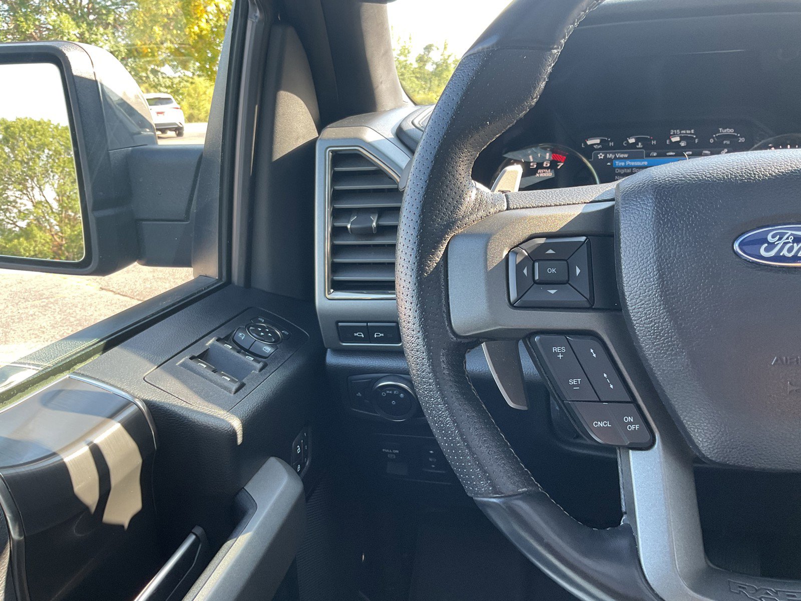 Used 2020 Ford F150 Raptor w/ Equipment Group 802A Luxury image 34