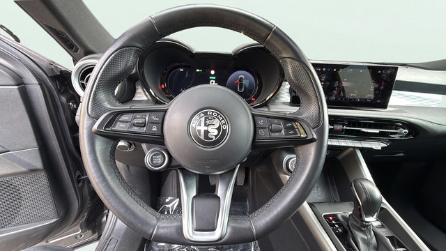 Used 2024 Alfa Romeo Tonale Ti w/ Premium Interior Package AWD/4WD image 16