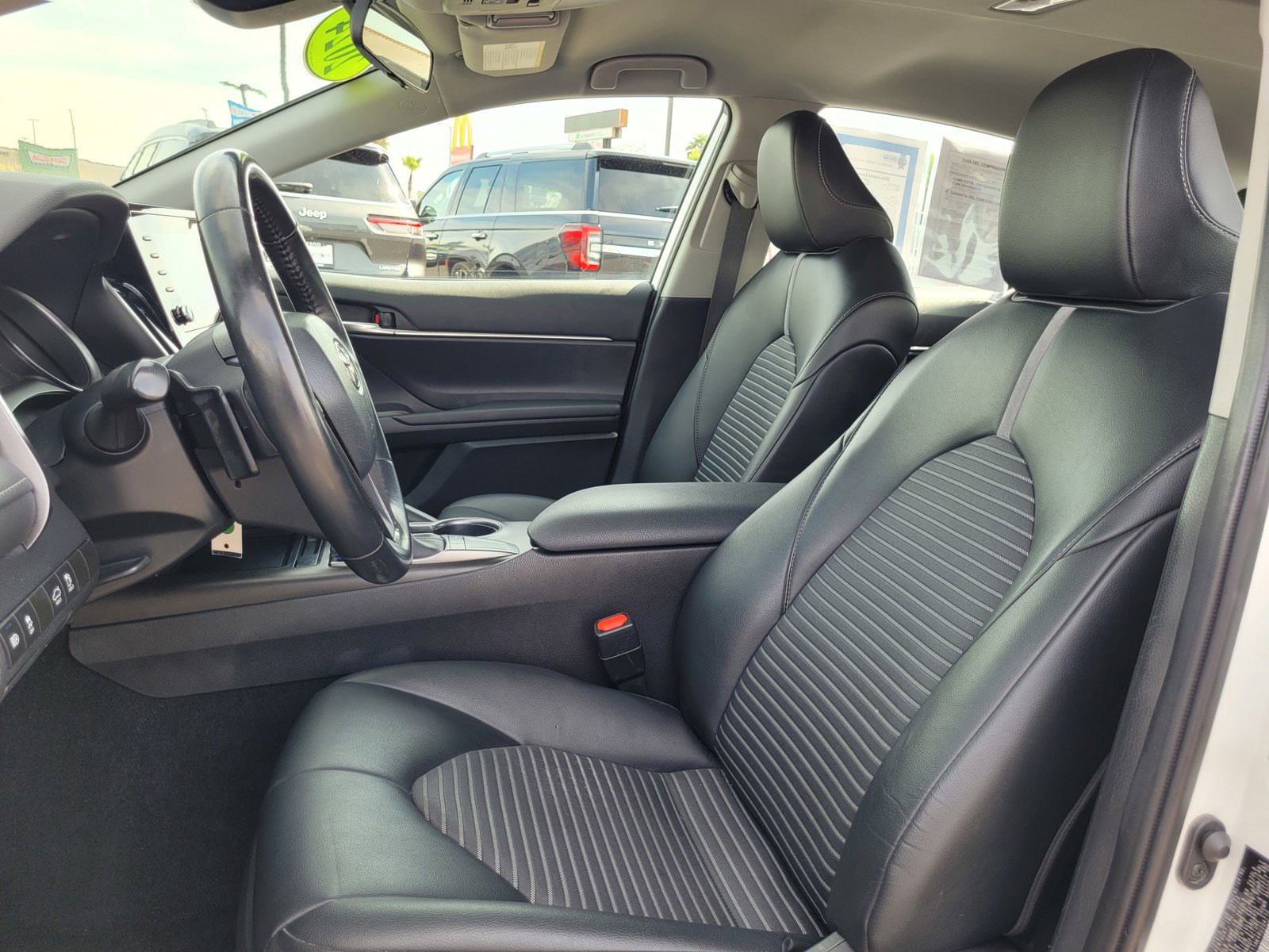 Used 2024 Toyota Camry SE image 10