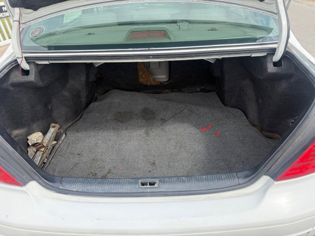 Used 2001 Toyota Avalon XLS image 15