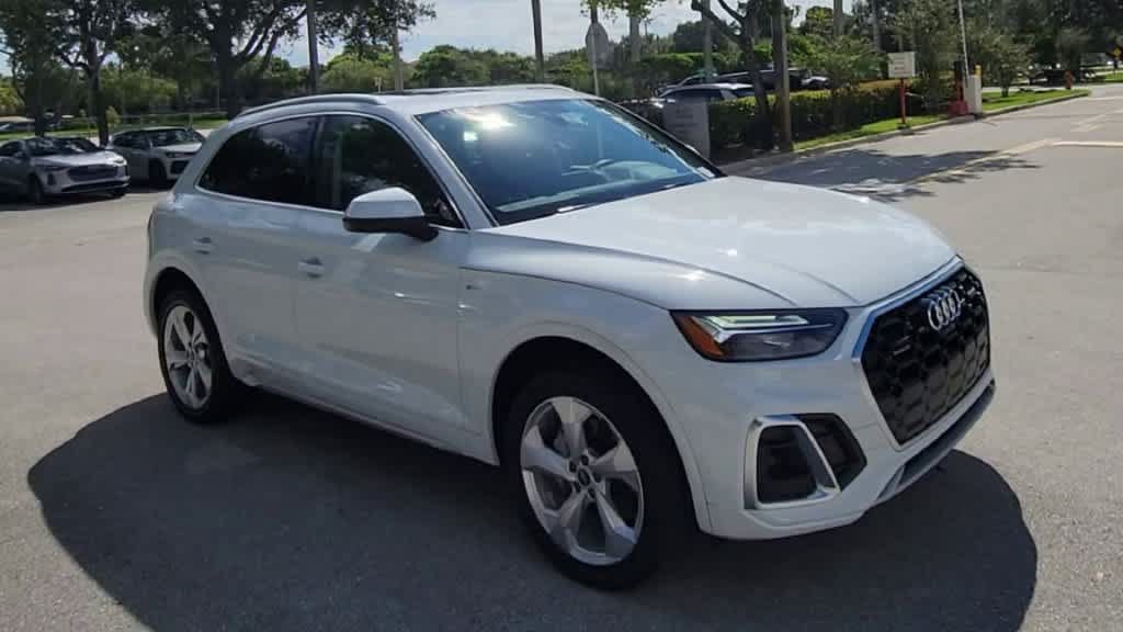 Certified 2024 Audi Q5 2.0T Premium Plus AWD/4WD image 2