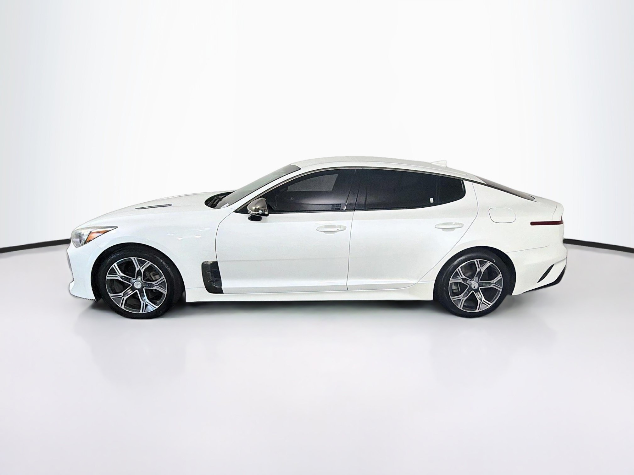 Used 2020 Kia Stinger GT-Line RWD image 4