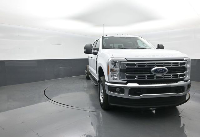 New 2026 Ford F350 XL image 2