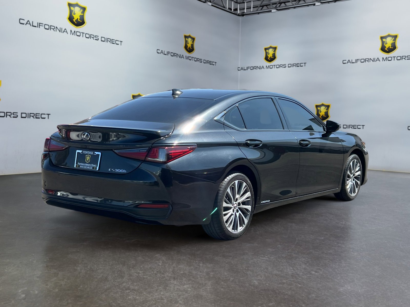 Used 2021 Lexus ES 300h w/ Premium Package image 4