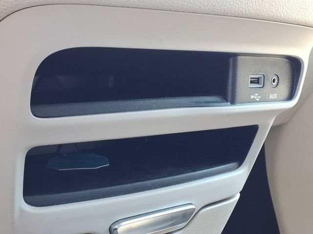 Used 2019 Chrysler Pacifica Limited FWD image 18