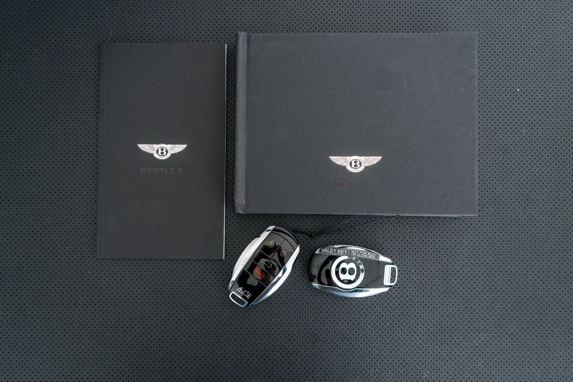Used 2023 Bentley Flying Spur Plug-In Hybrid image 21