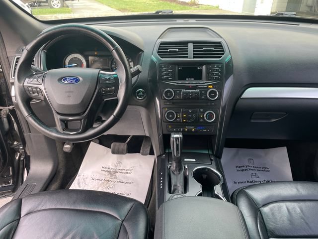 Used 2017 Ford Explorer XLT AWD/4WD image 15