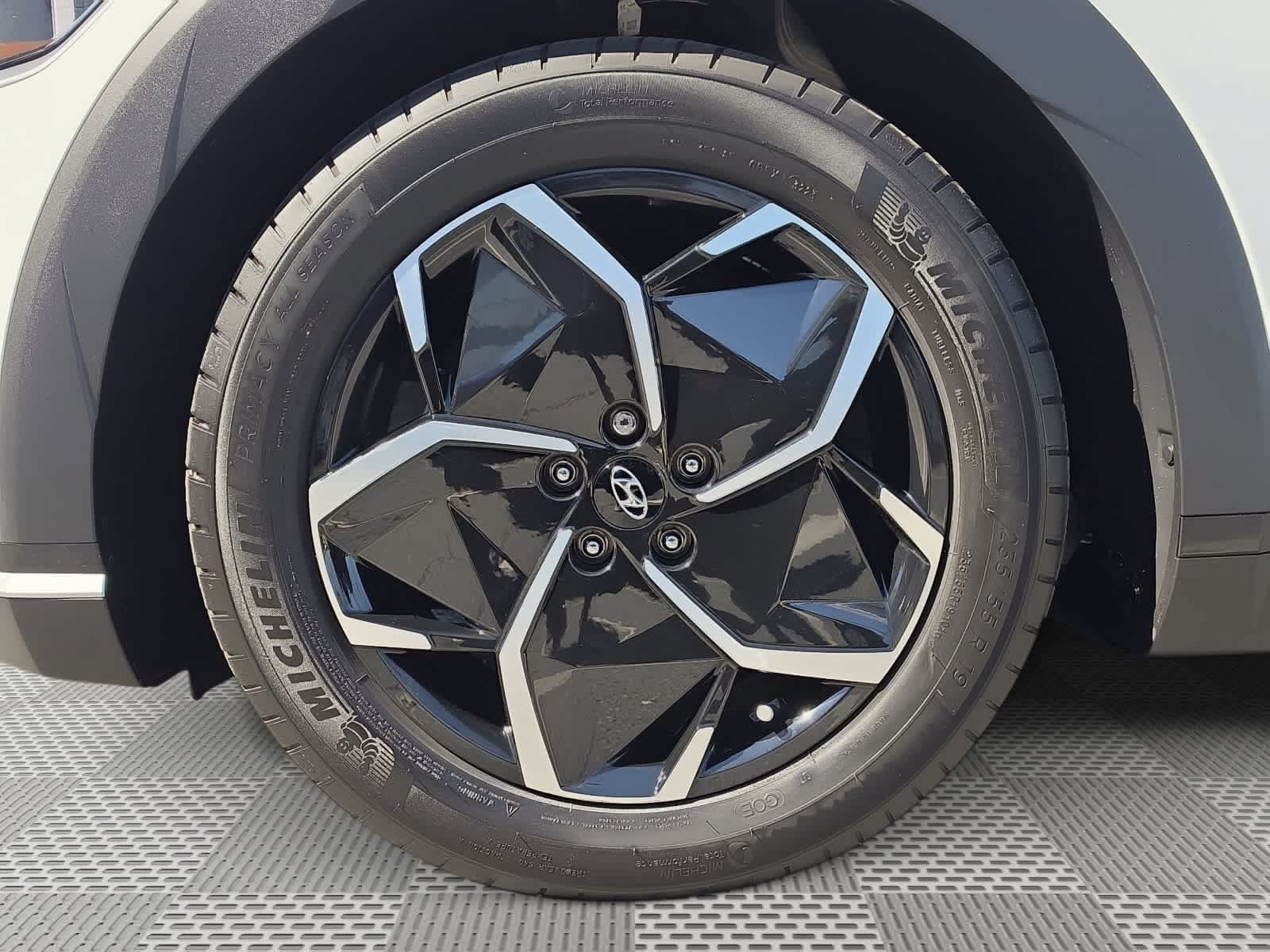 Used 2024 Hyundai Ioniq 5 SE RWD image 14