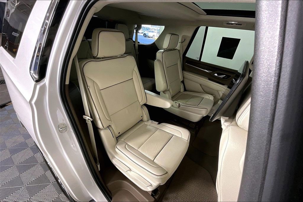 Used 2021 GMC Yukon Denali w/ Denali Ultimate Package image 39
