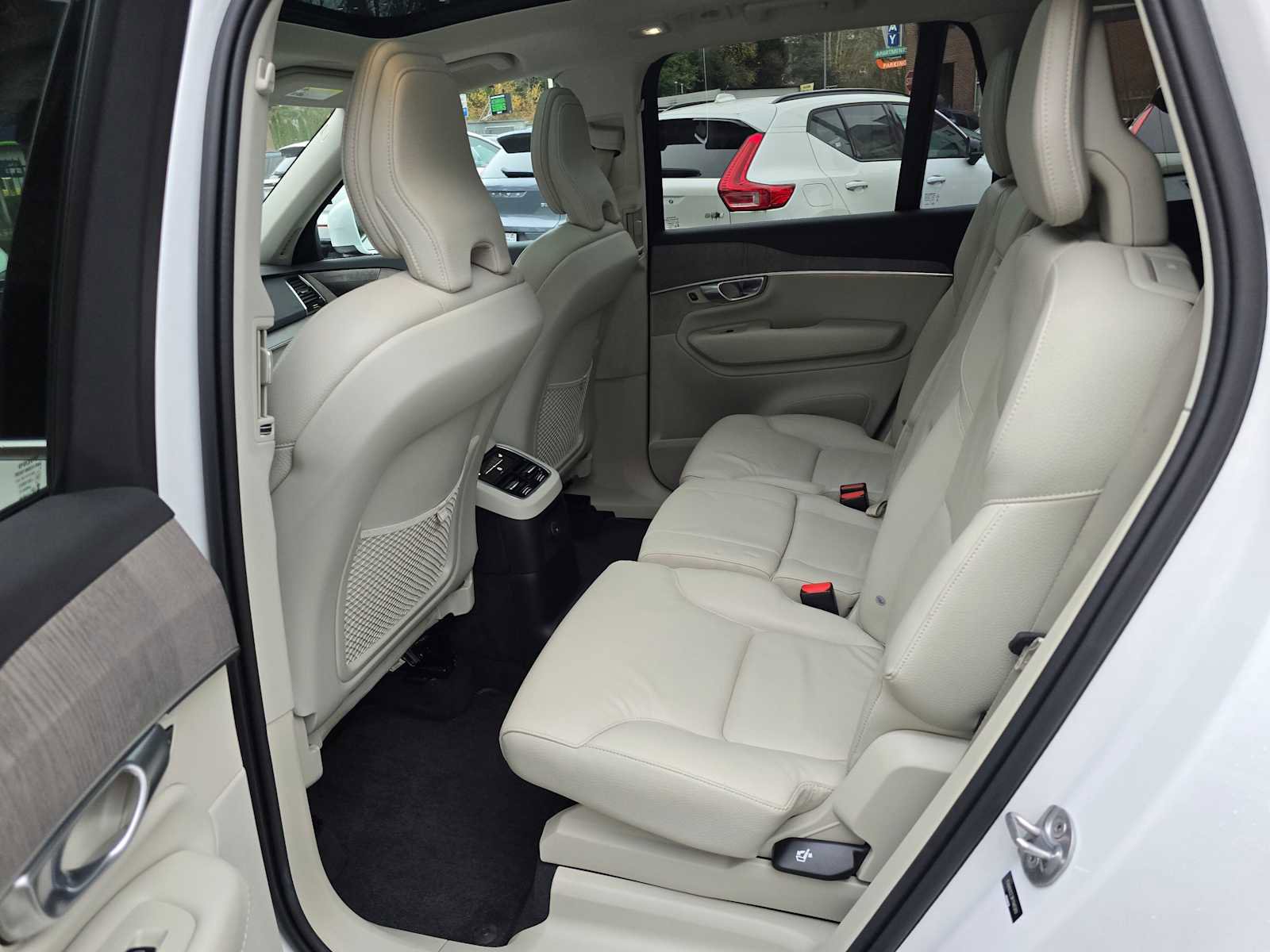 Certified 2024 Volvo XC90 T8 Plus image 16