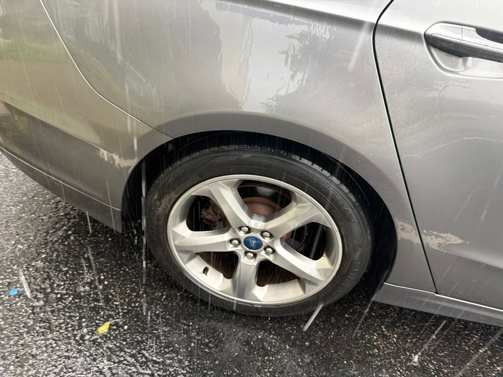 Used 2013 Ford Fusion SE FWD image 4