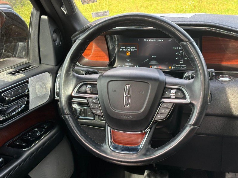 Used 2021 Lincoln Navigator Reserve w/ Luxury Package AWD/4WD image 16
