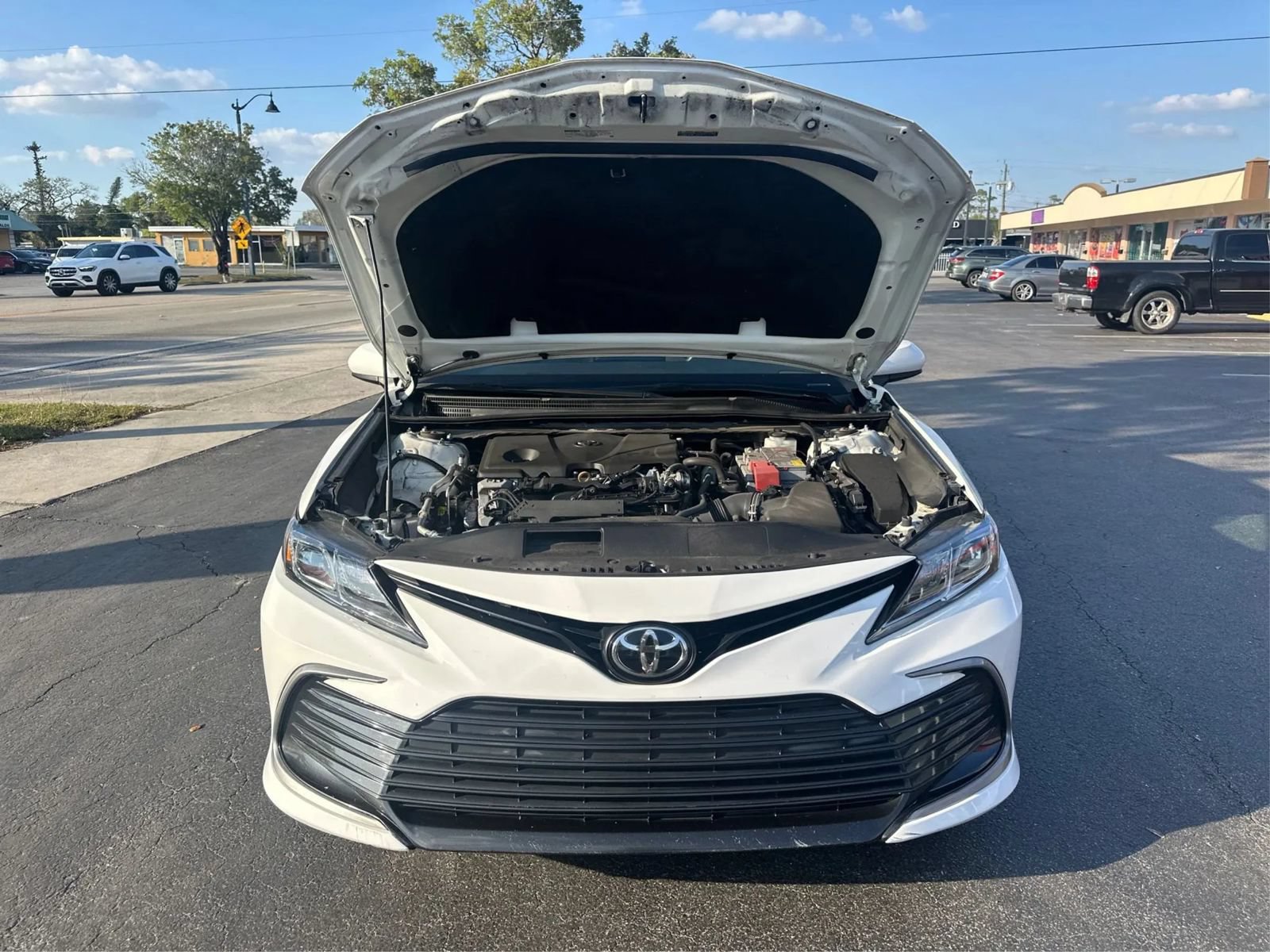 Used 2021 Toyota Camry LE FWD image 11