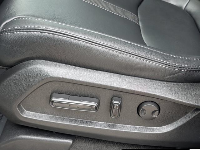Used 2025 Honda Pilot Touring image 25